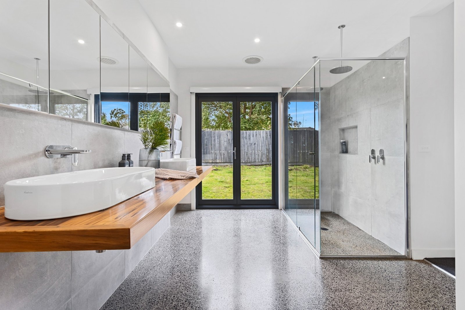 Property Gallery Thumbnail 6