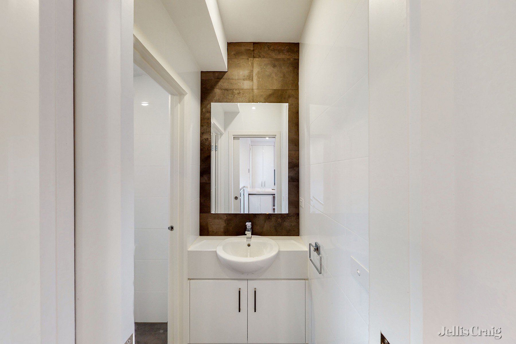 257A Pascoe Vale Road, Essendon image 10