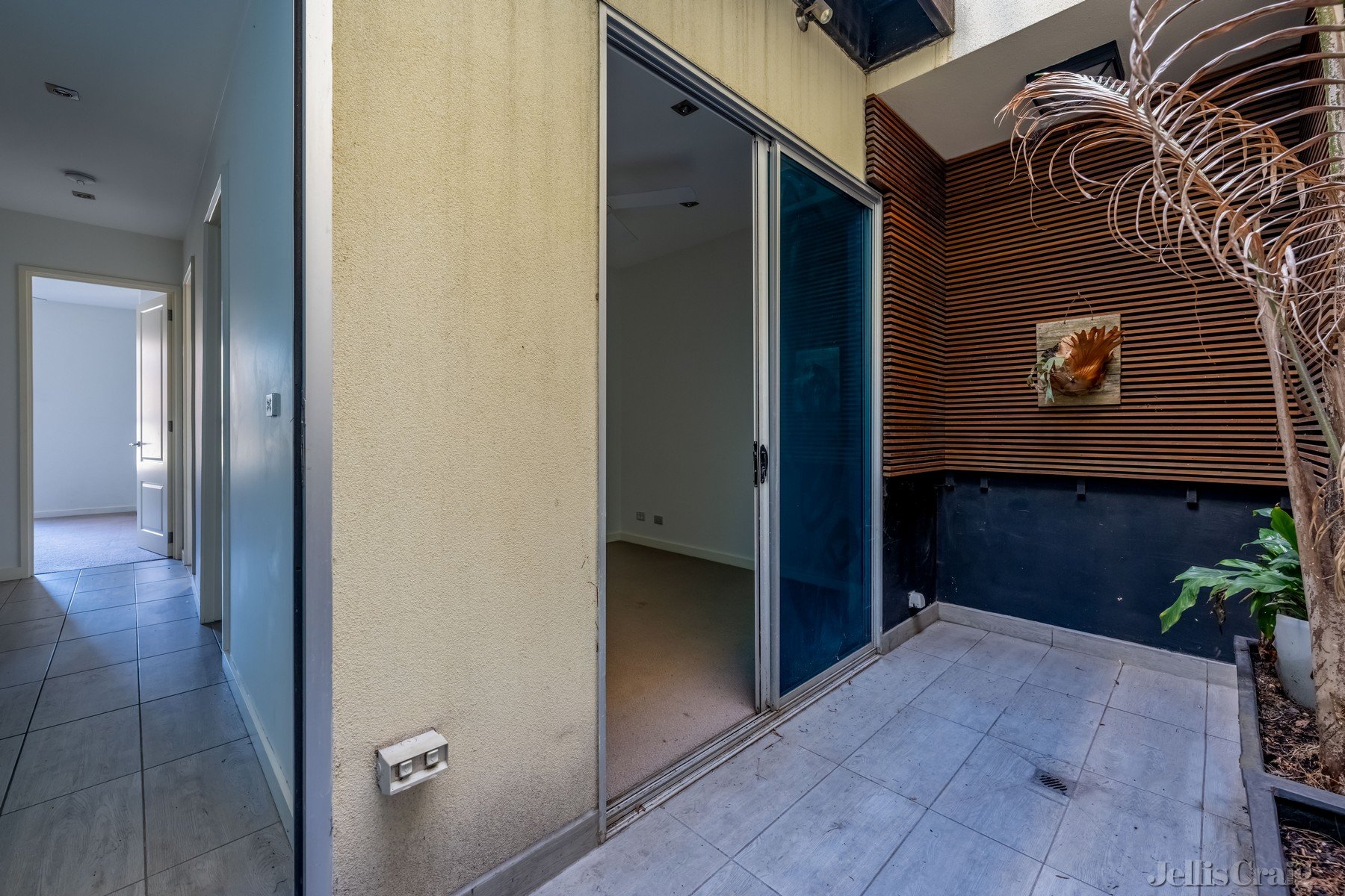 258 Adderley Street, West Melbourne image 7