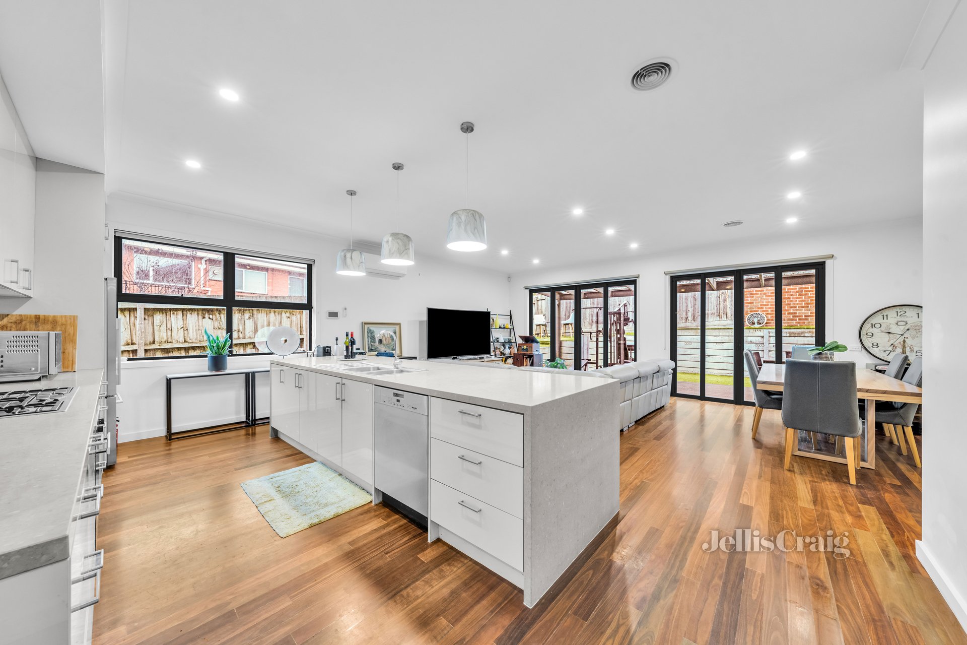 2/58 Albert Street, Mount Waverley image 2