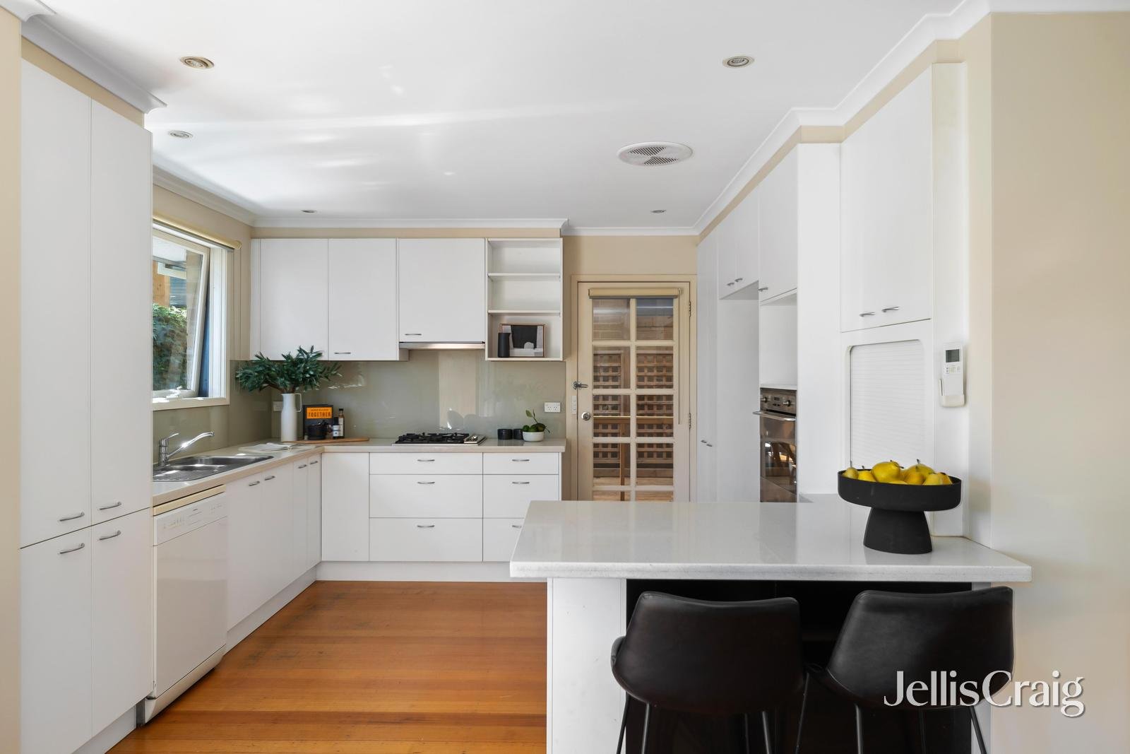 2/58 Anderson Road, Hawthorn East image 2