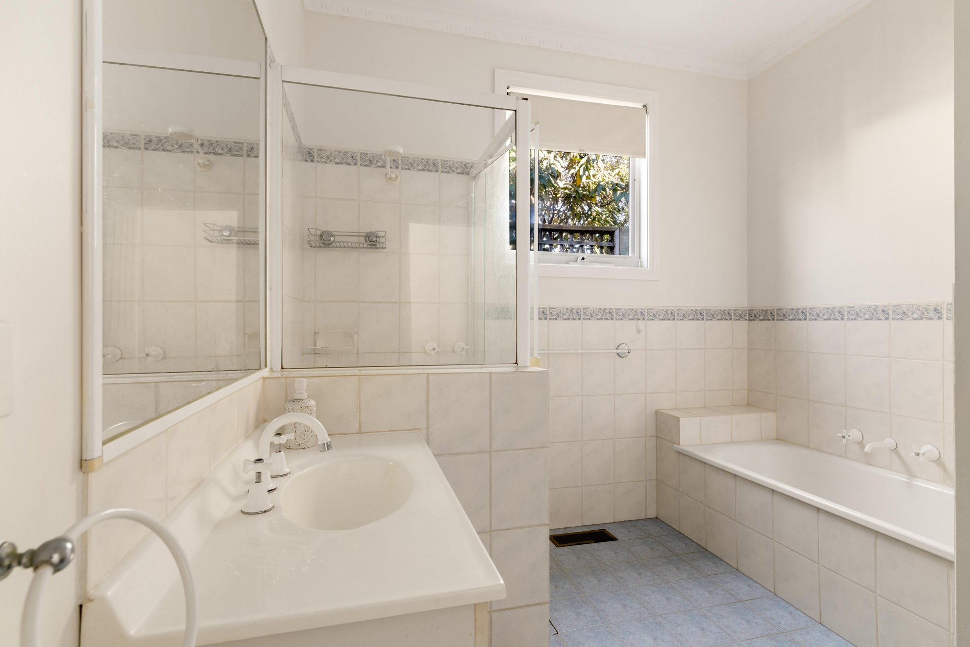 2/58 Bowen Street, Camberwell image 5