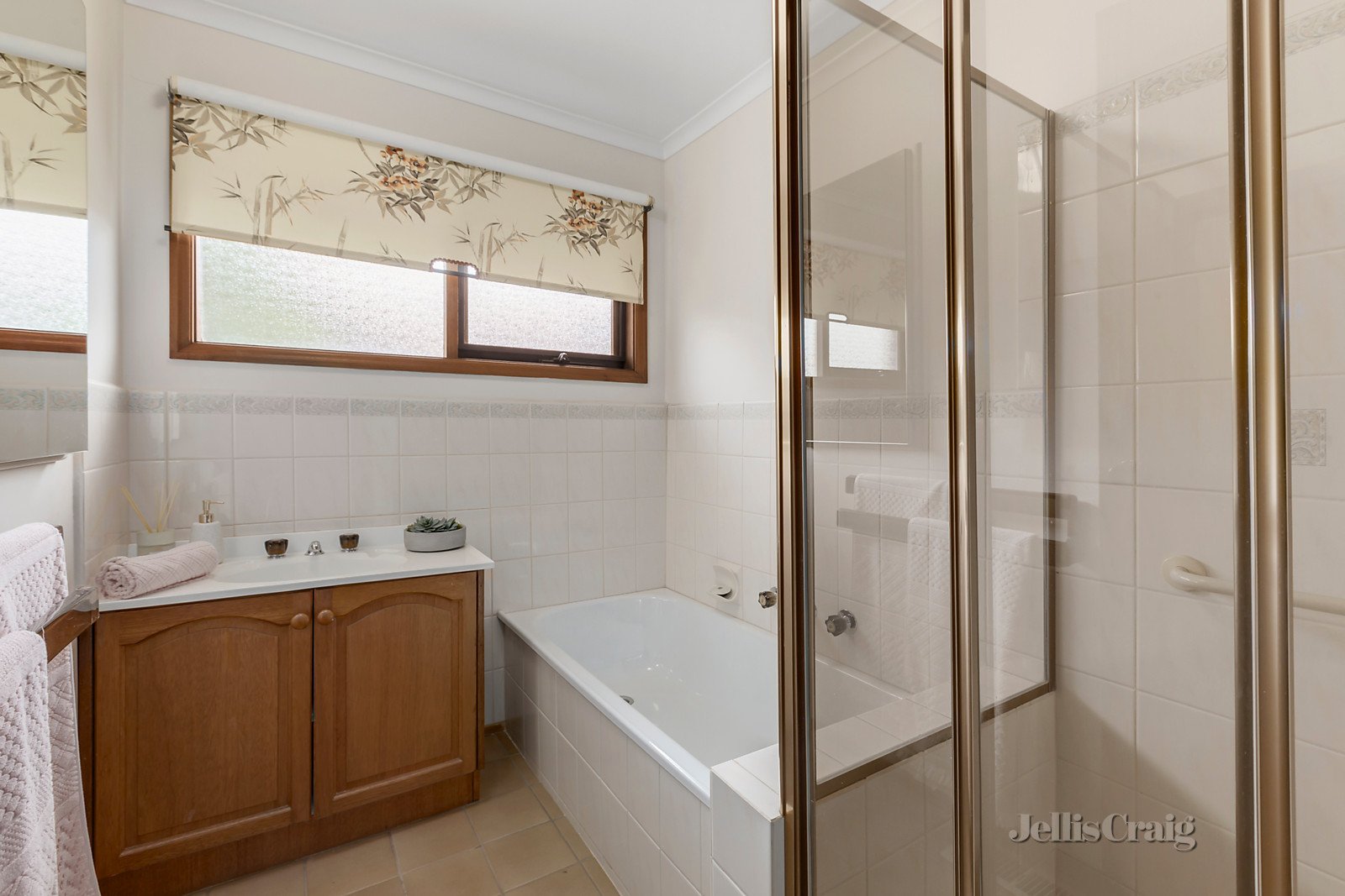 2/58 Broughton Road, Surrey Hills image 8