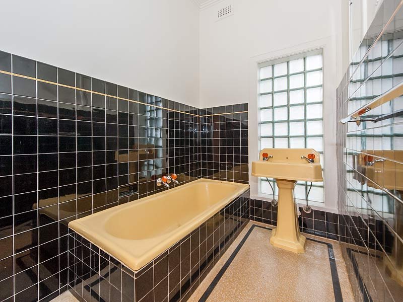 258 Elgar Road, Box Hill image 5