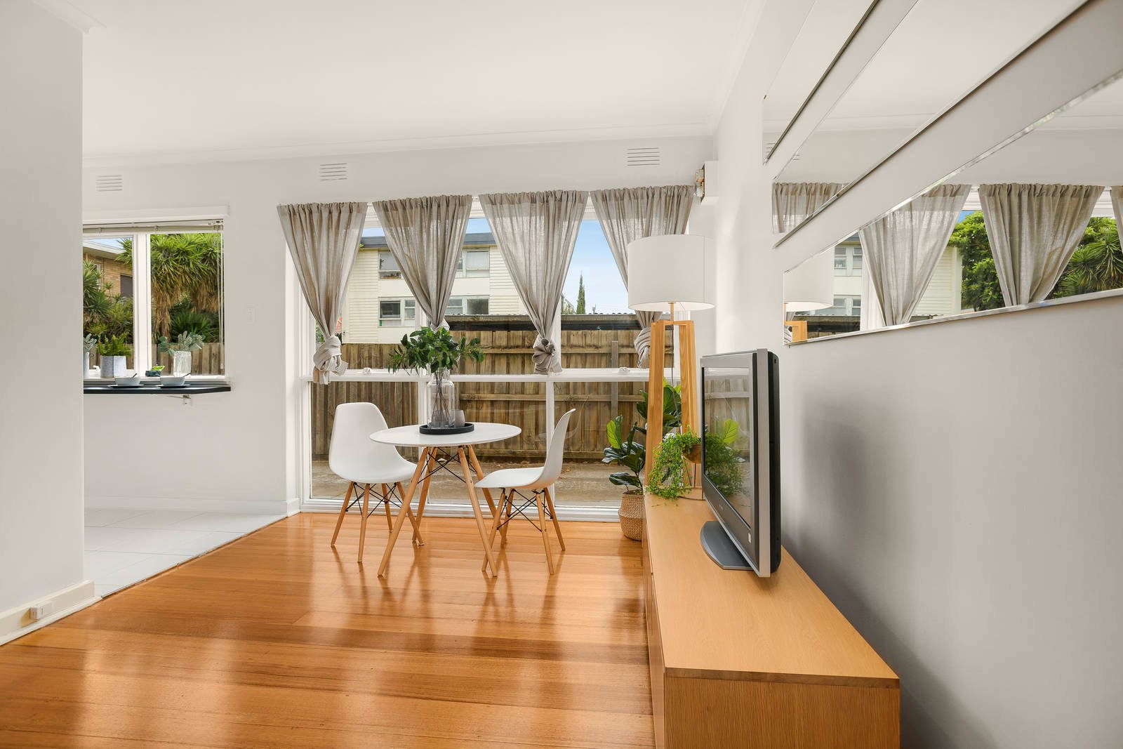 Property Gallery Thumbnail 3