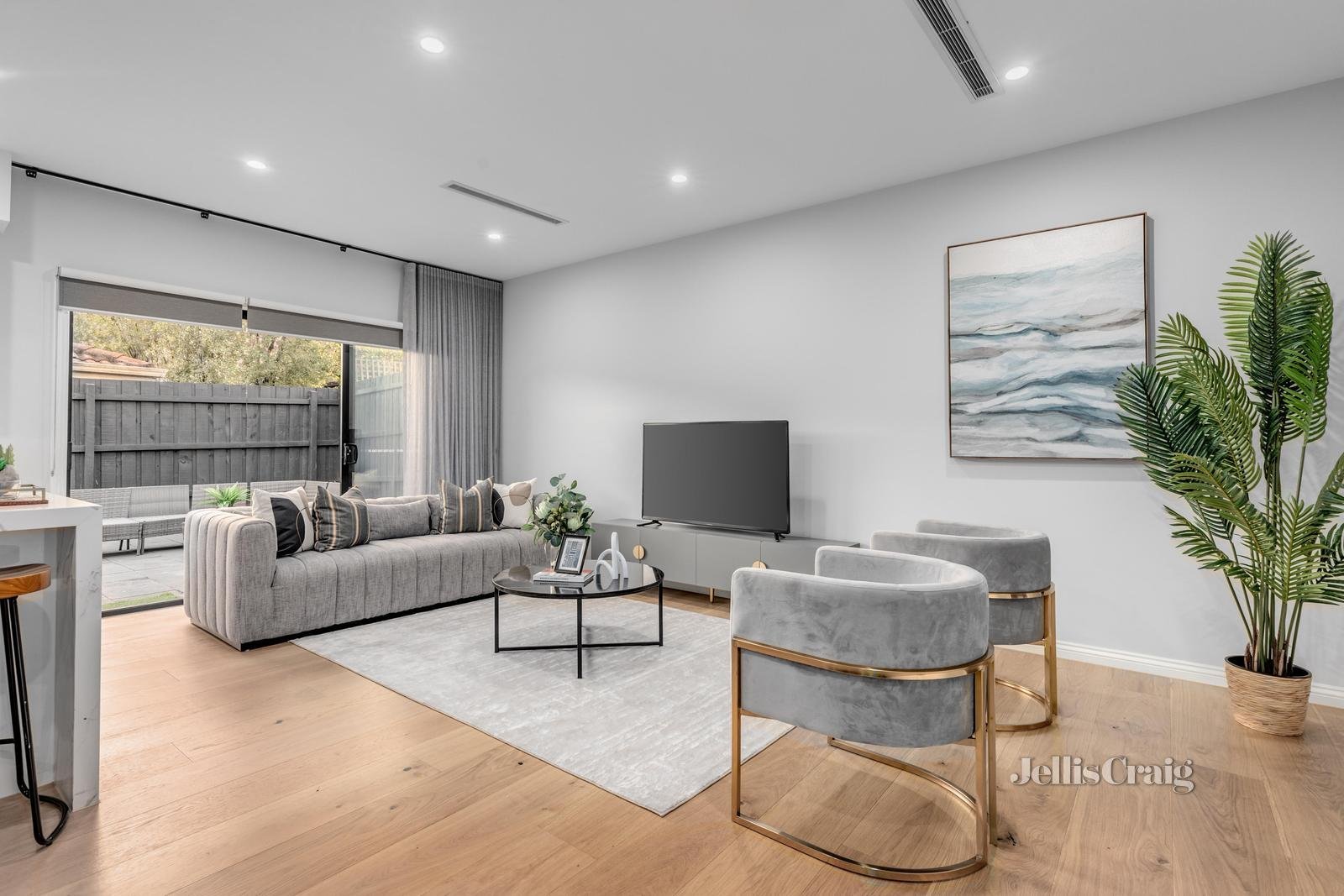 2/58 Larch Crescent, Mount&nbsp;Waverley image 2