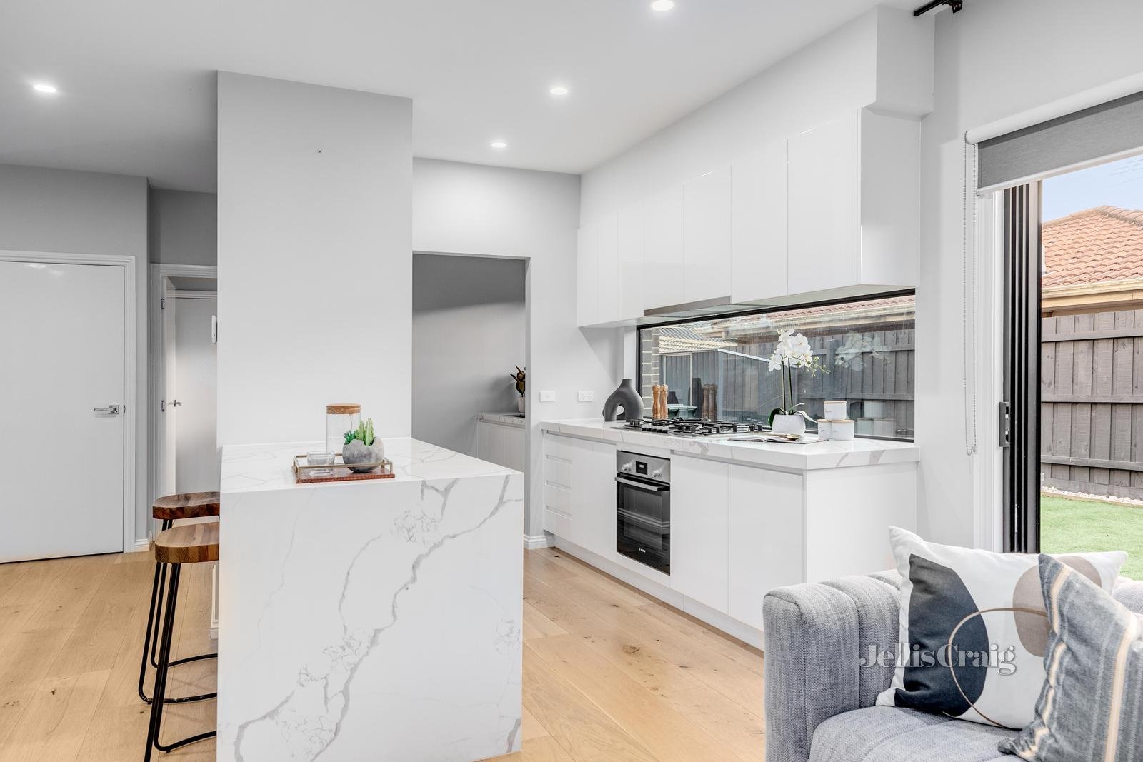 2/58 Larch Crescent, Mount&nbsp;Waverley image 4
