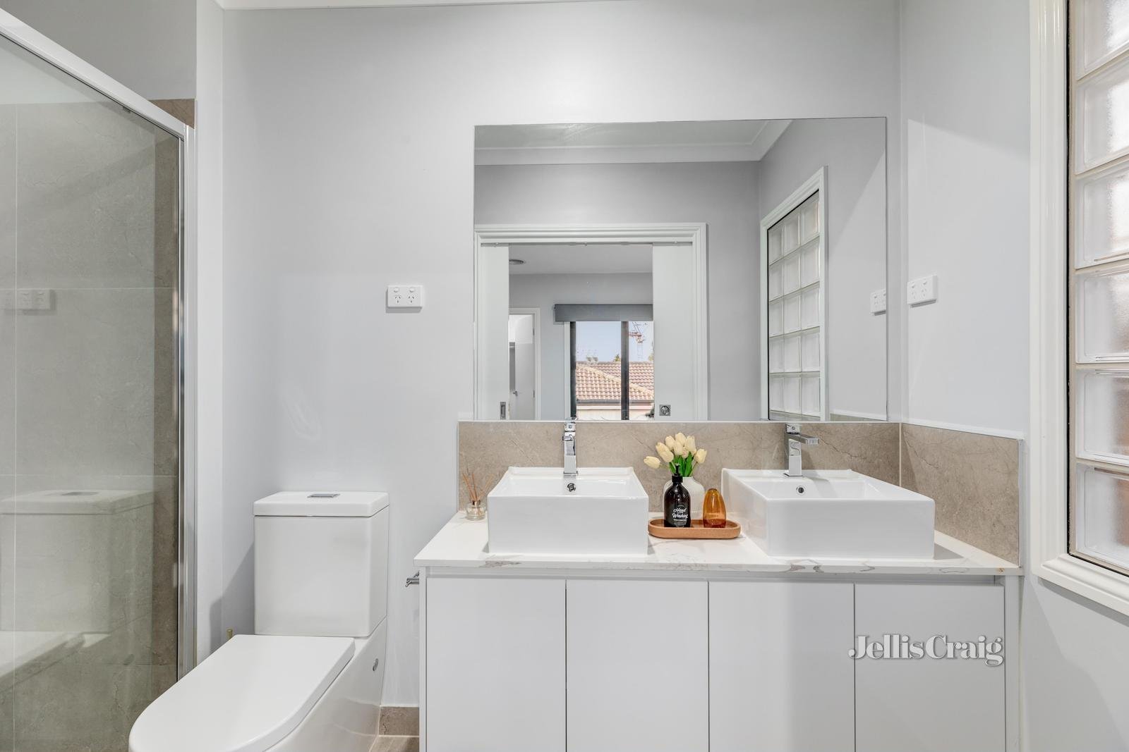 2/58 Larch Crescent, Mount&nbsp;Waverley image 8