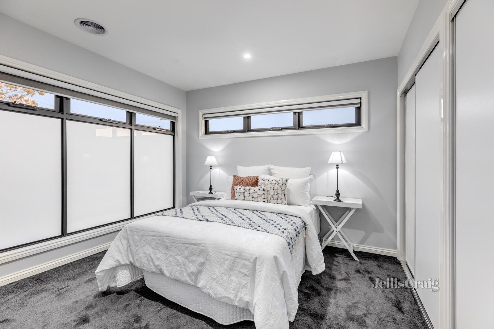 2/58 Larch Crescent, Mount&nbsp;Waverley image 5