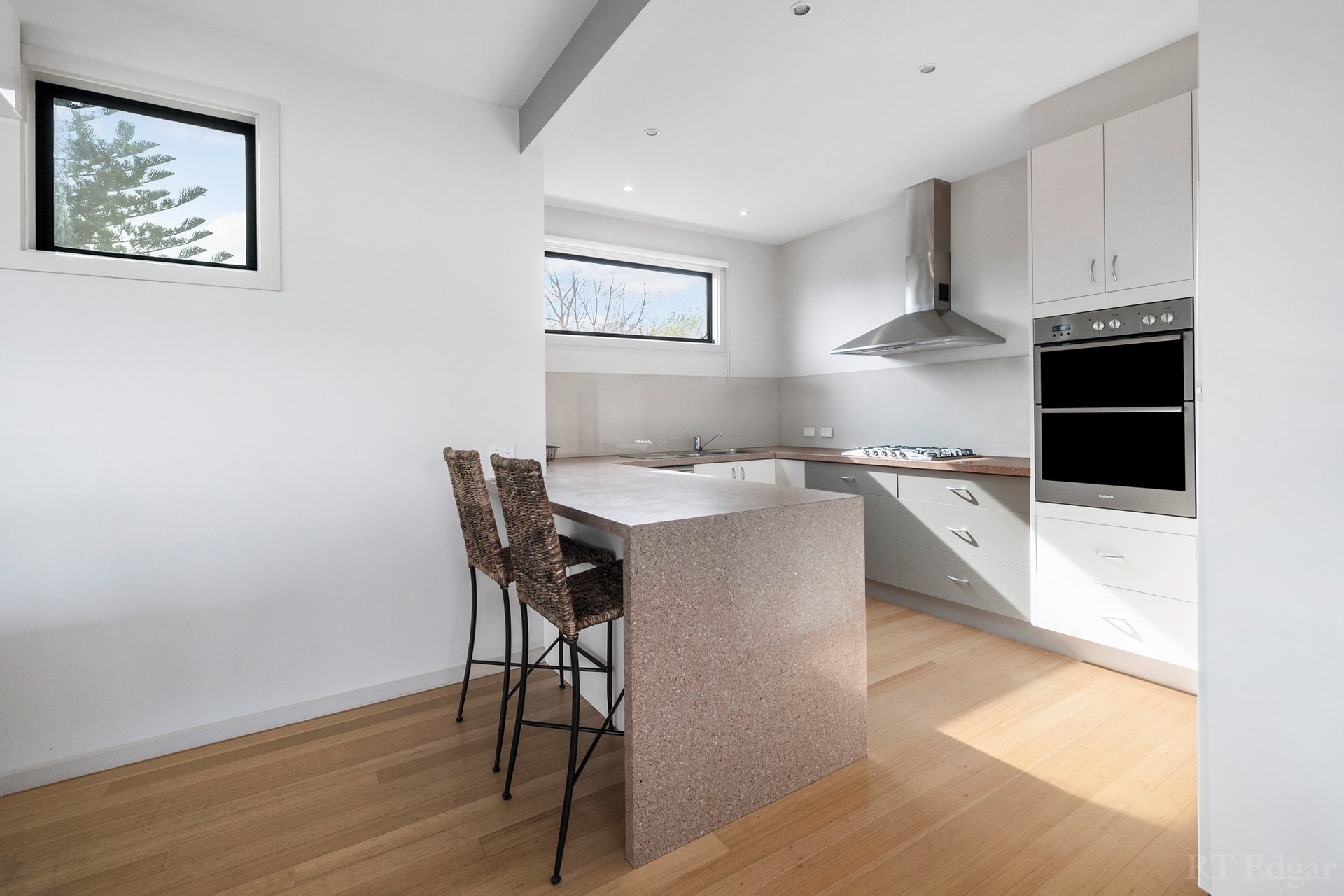 Property Gallery Thumbnail 8