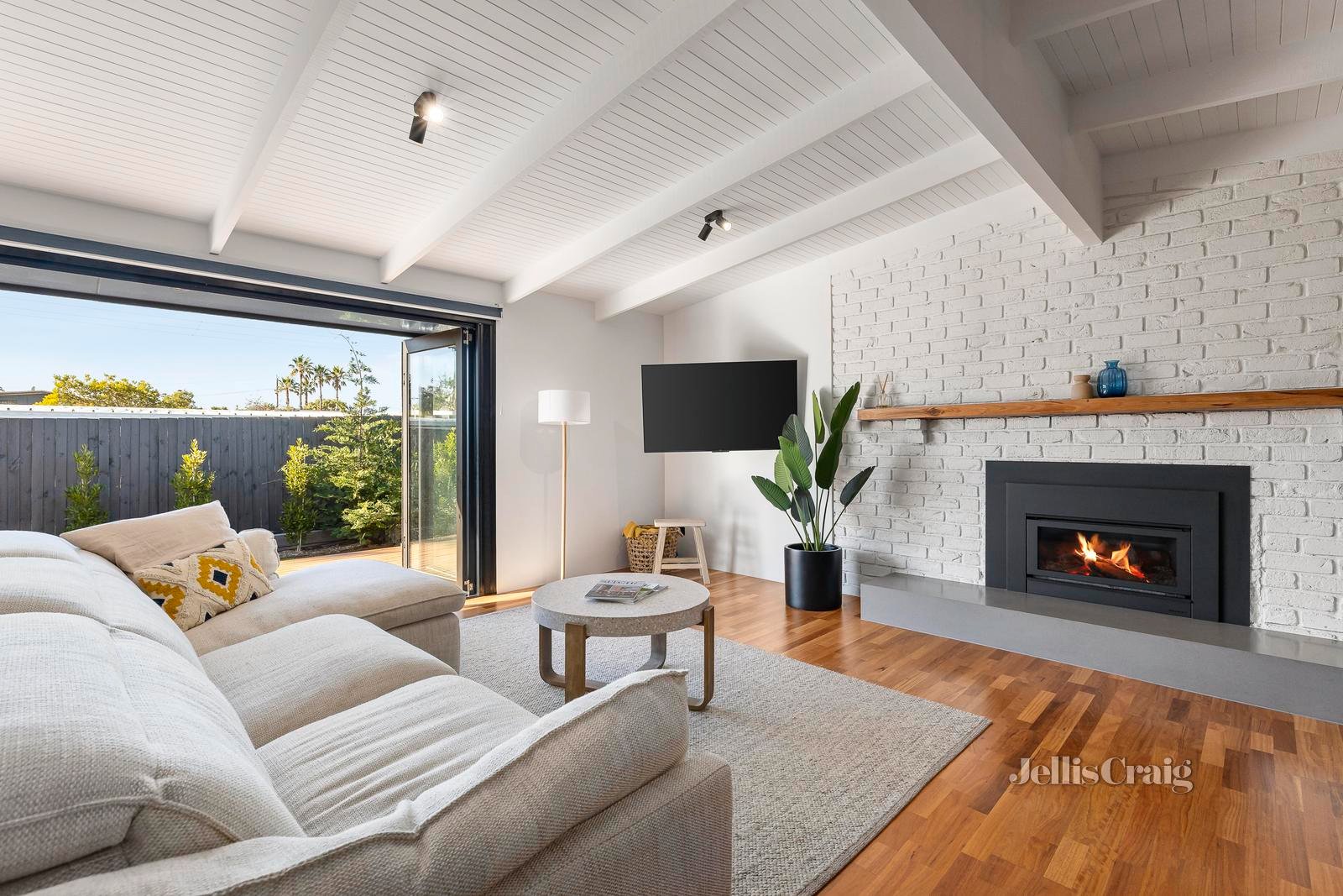 258 Melbourne Road, Blairgowrie image 2