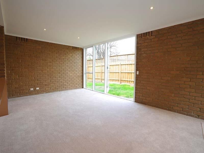 2/58 Peel Street, Kew image 2