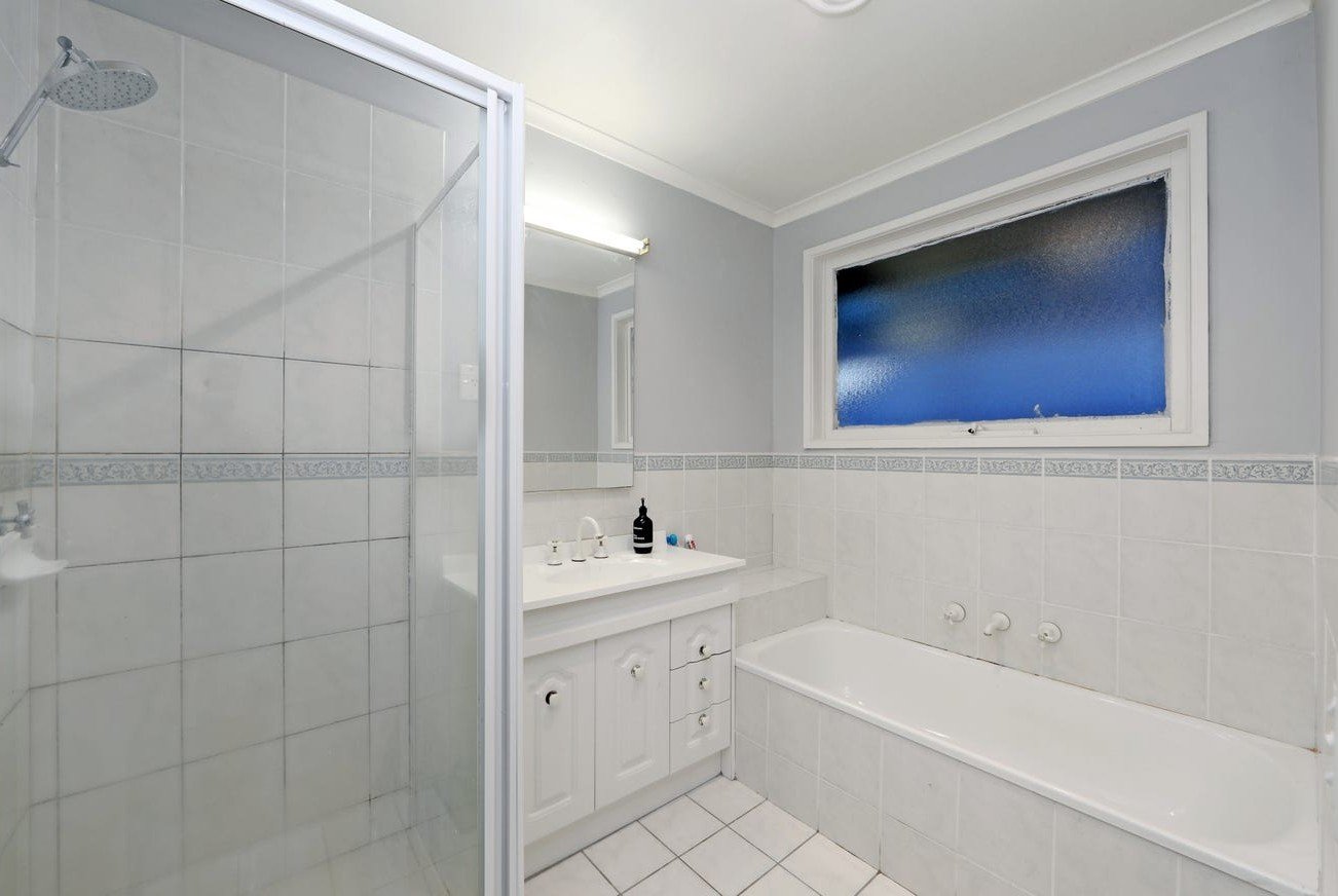 258 Windermere Drive, Ferntree Gully image 7