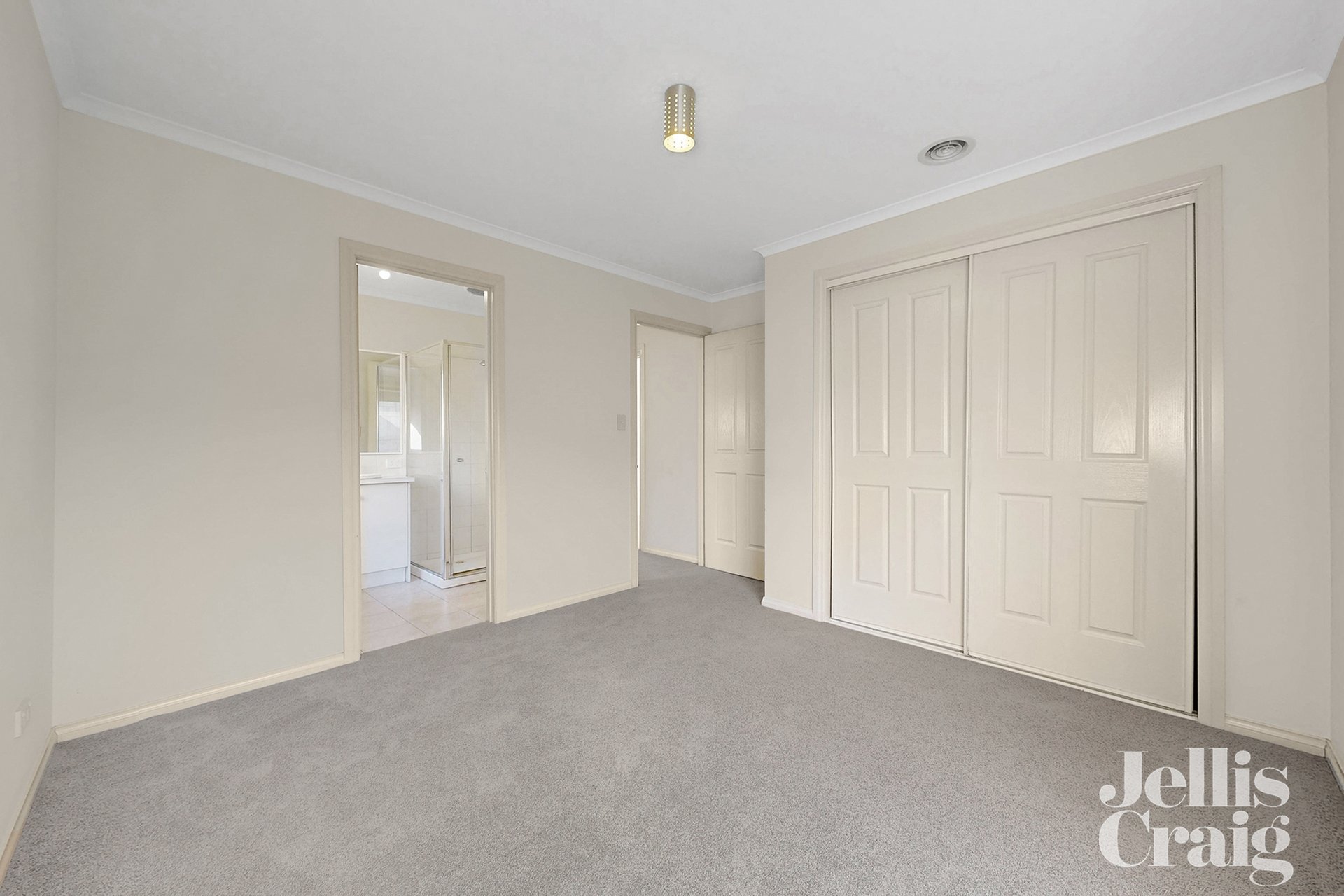 2/581 South Road, Bentleigh East image 8