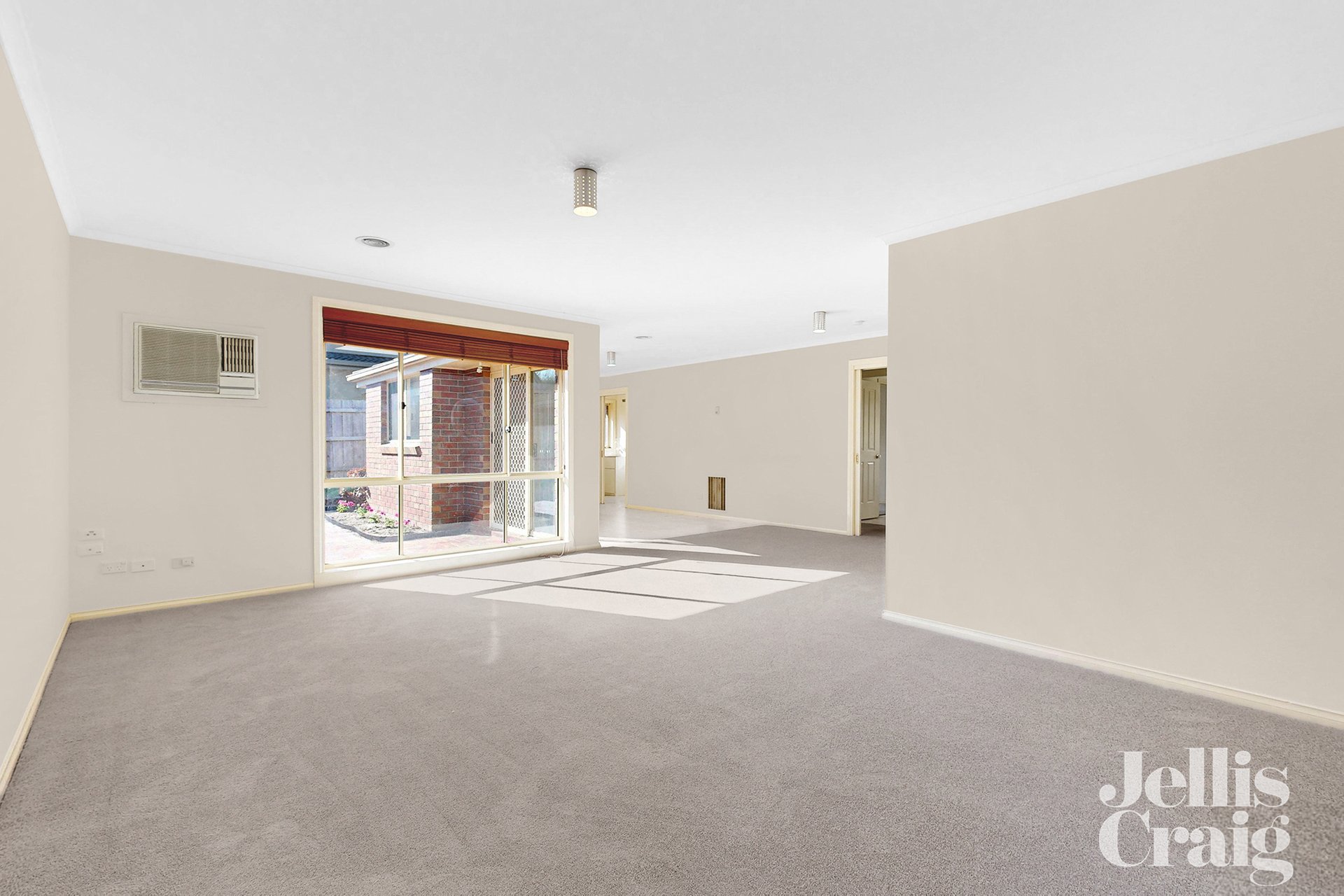 2/581 South Road, Bentleigh East image 4