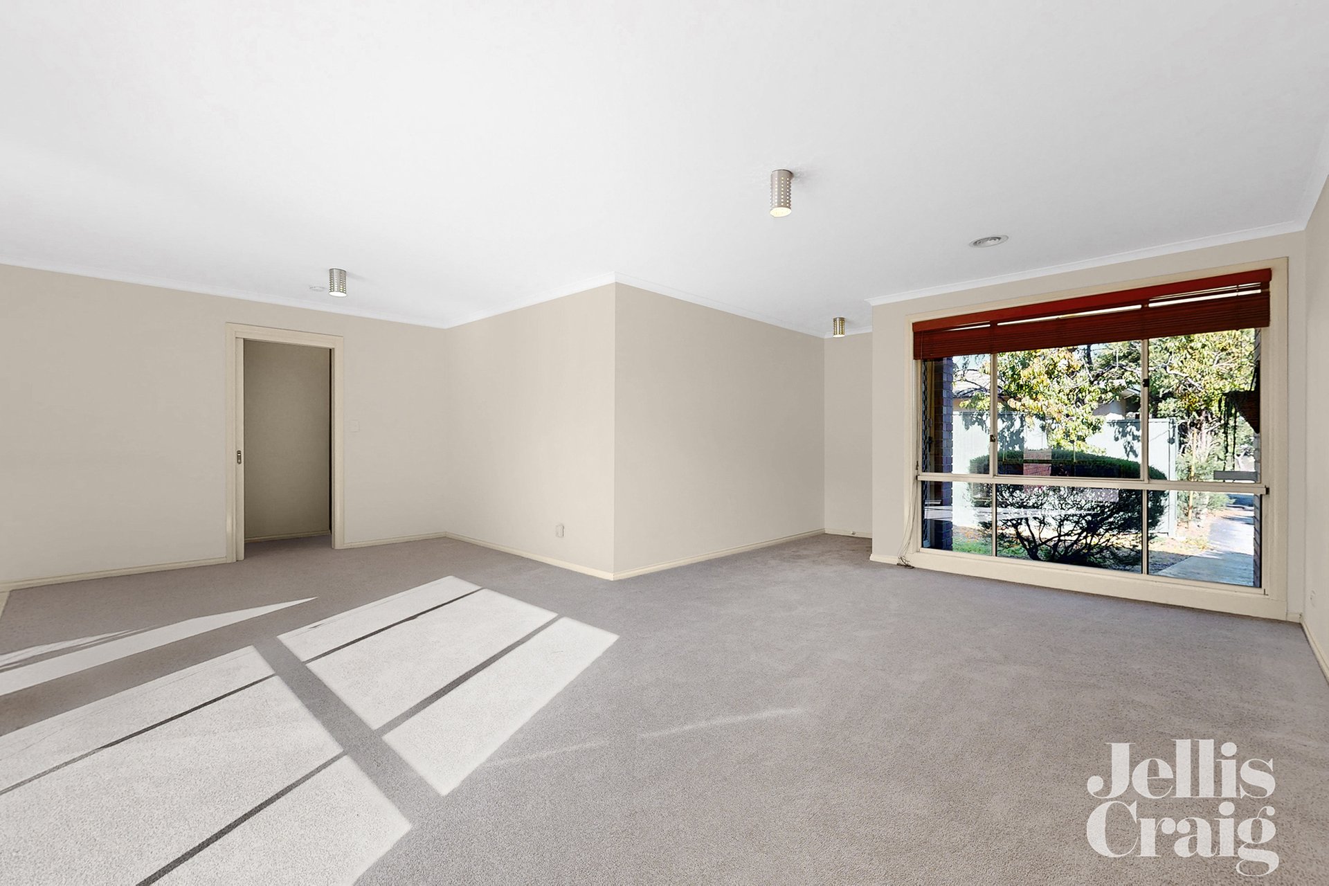 2/581 South Road, Bentleigh East image 3