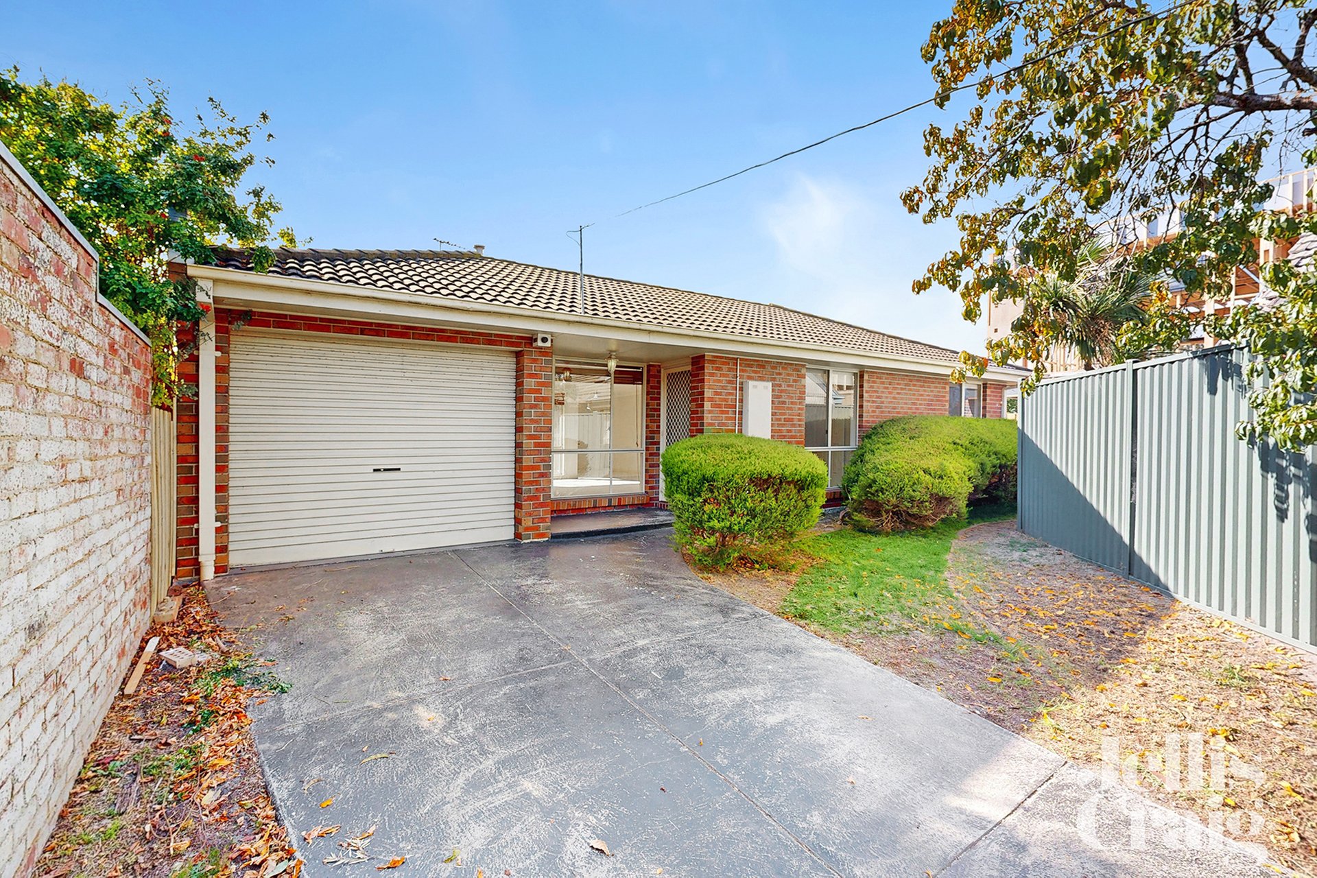 2/581 South Road, Bentleigh East image 1