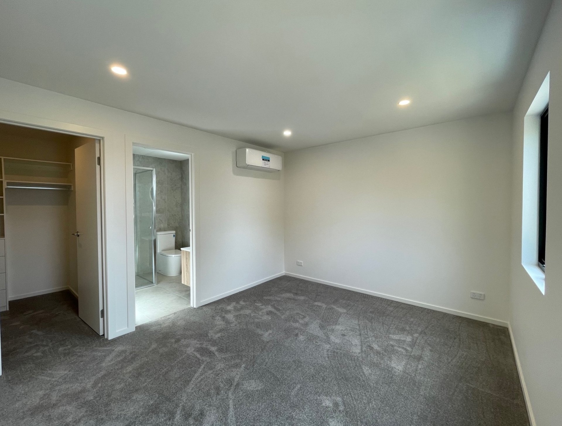 2/585 Whitehorse Road, Mitcham image 5