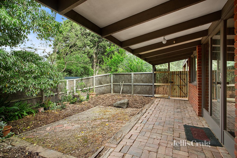 2/58B Looker Road, Montmorency image 5