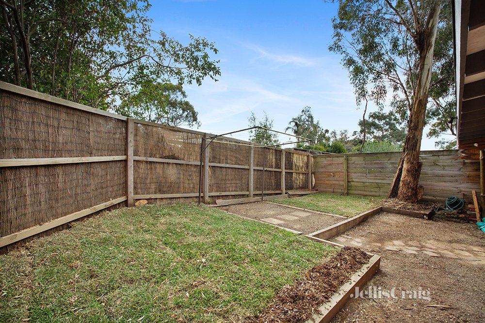 2/58B Looker Road, Montmorency image 6
