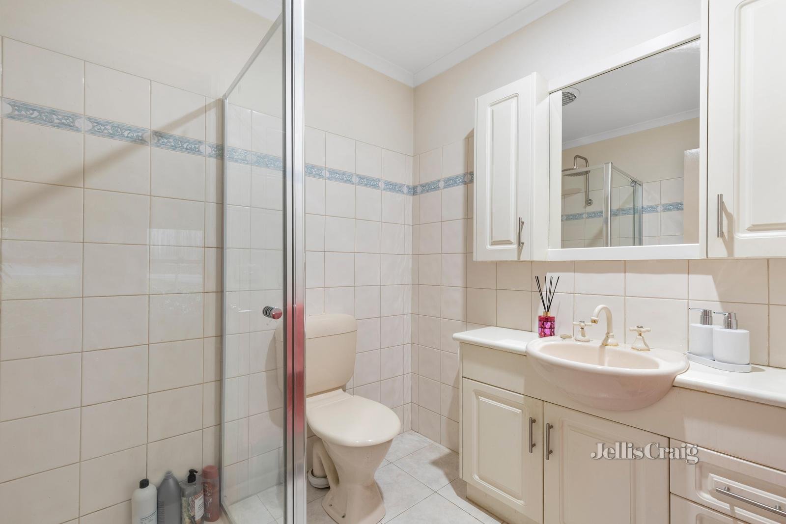 2/59 Batman Road, Eltham image 6