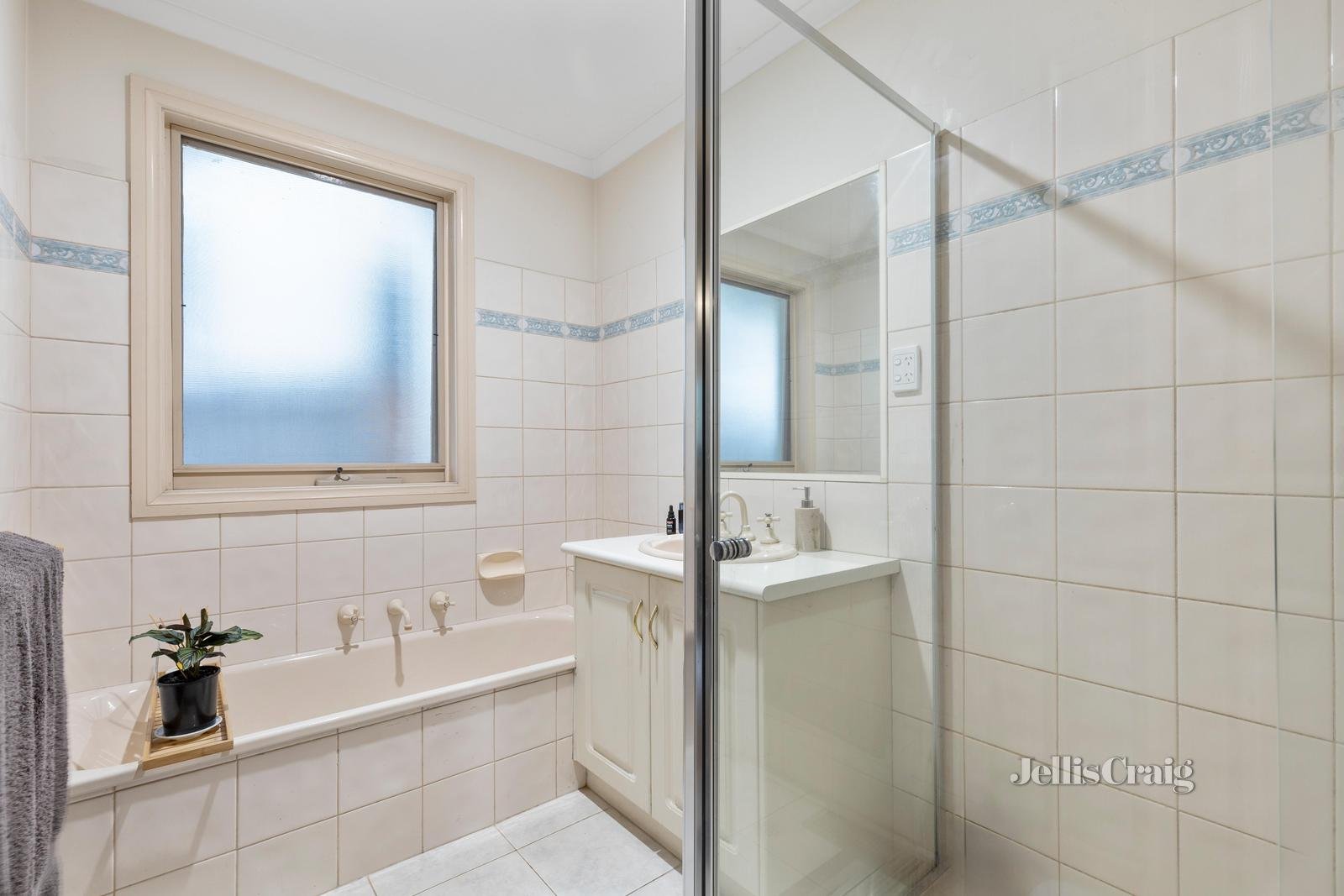 2/59 Batman Road, Eltham image 9