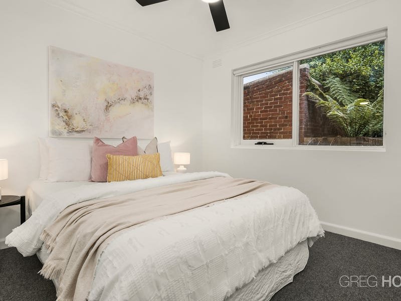 2/59 Carlisle Street, St Kilda image 5