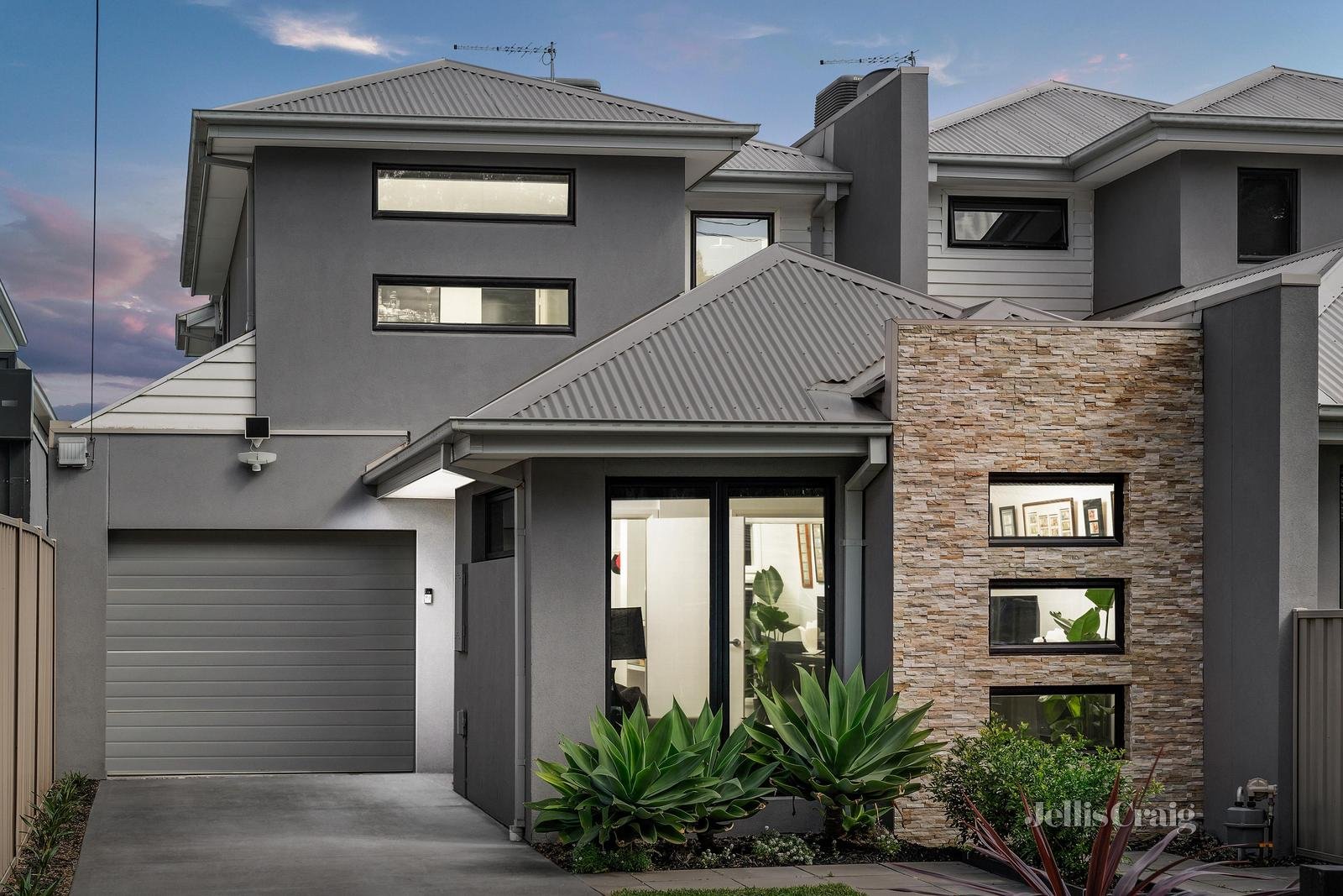 2/59 Clematis Avenue, Altona North image 1