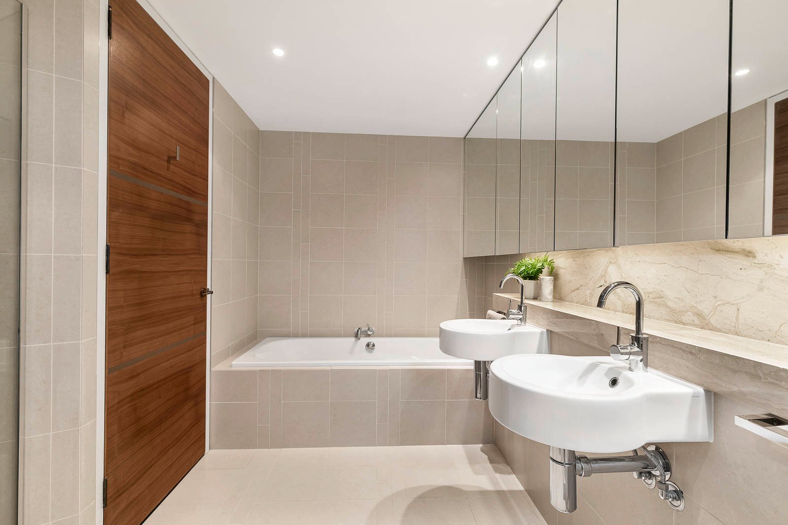 Property Gallery Thumbnail 9
