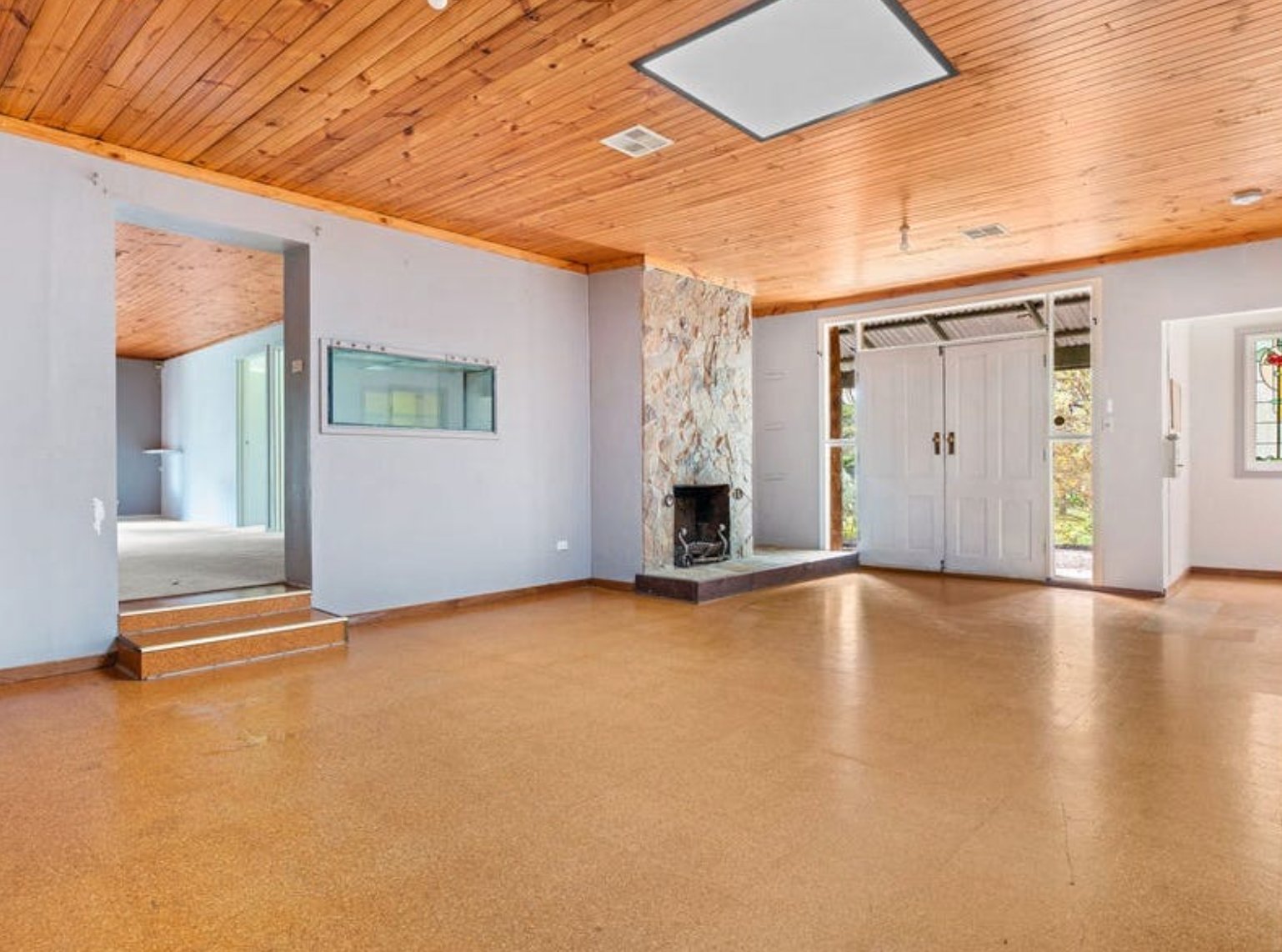 Property Gallery Thumbnail 3