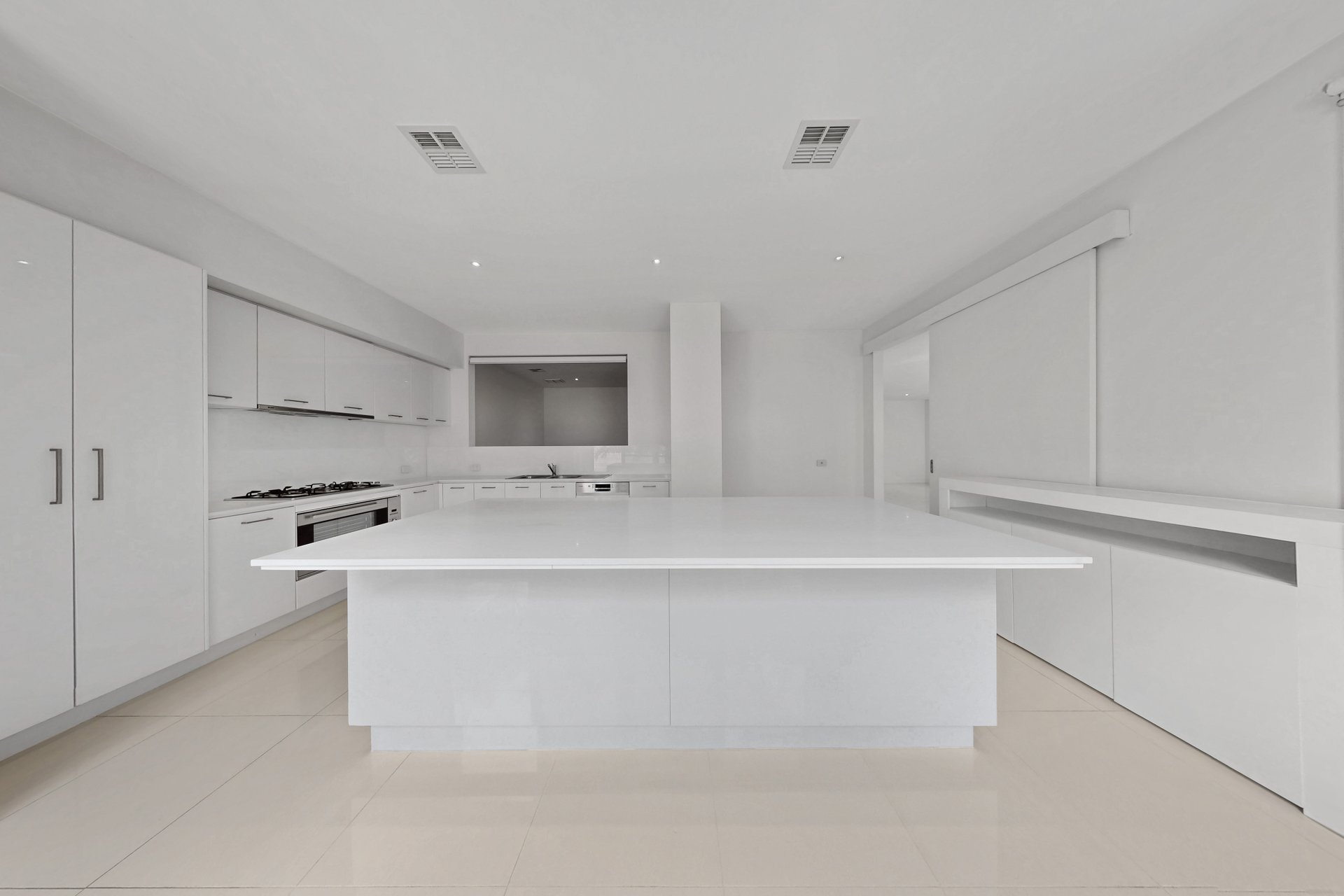 259 Mahoneys Road, Forest Hill image 6