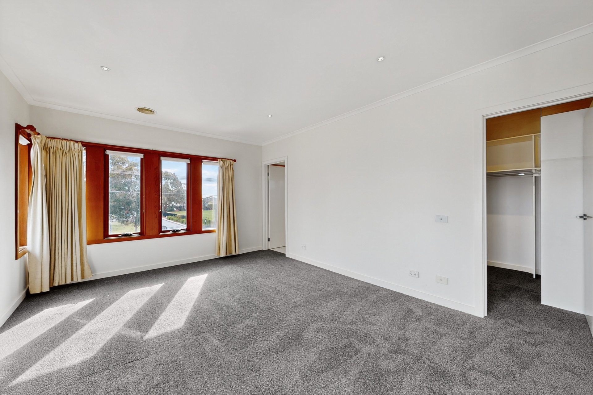 259 Mahoneys Road, Forest Hill image 12