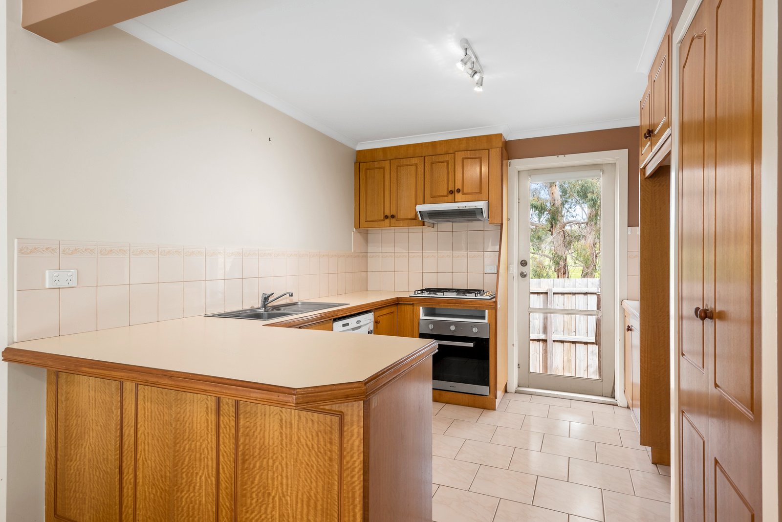 2/59 Victory Way, Highton image 2