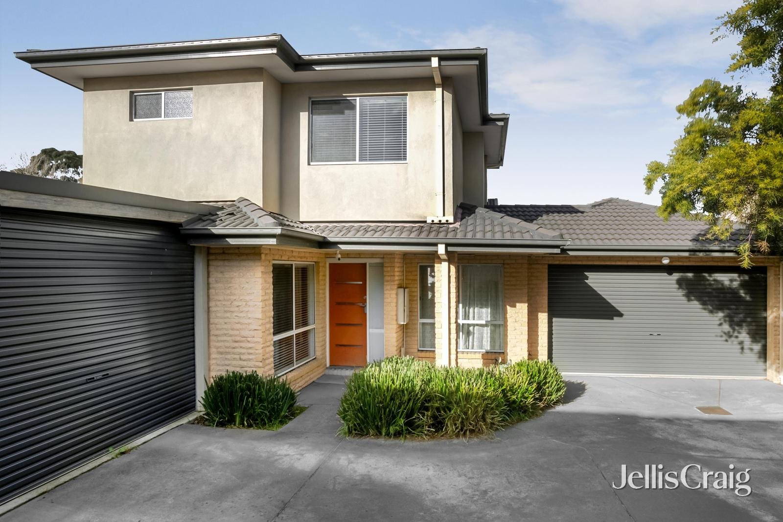 2/590 Blackburn Road, Glen Waverley image 1