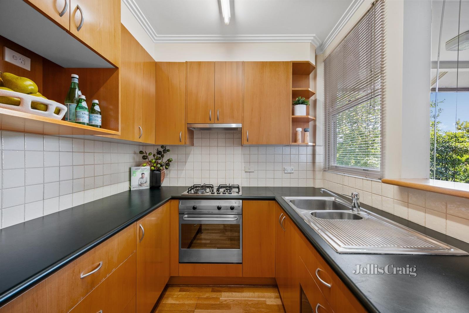 2/596 Riversdale Road, Camberwell image 2