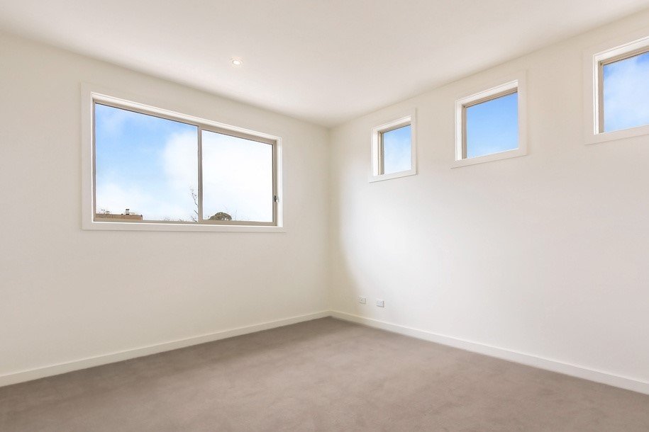Property Gallery Thumbnail 3