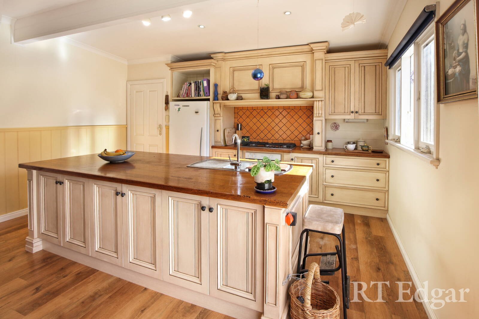 Property Gallery Thumbnail 6