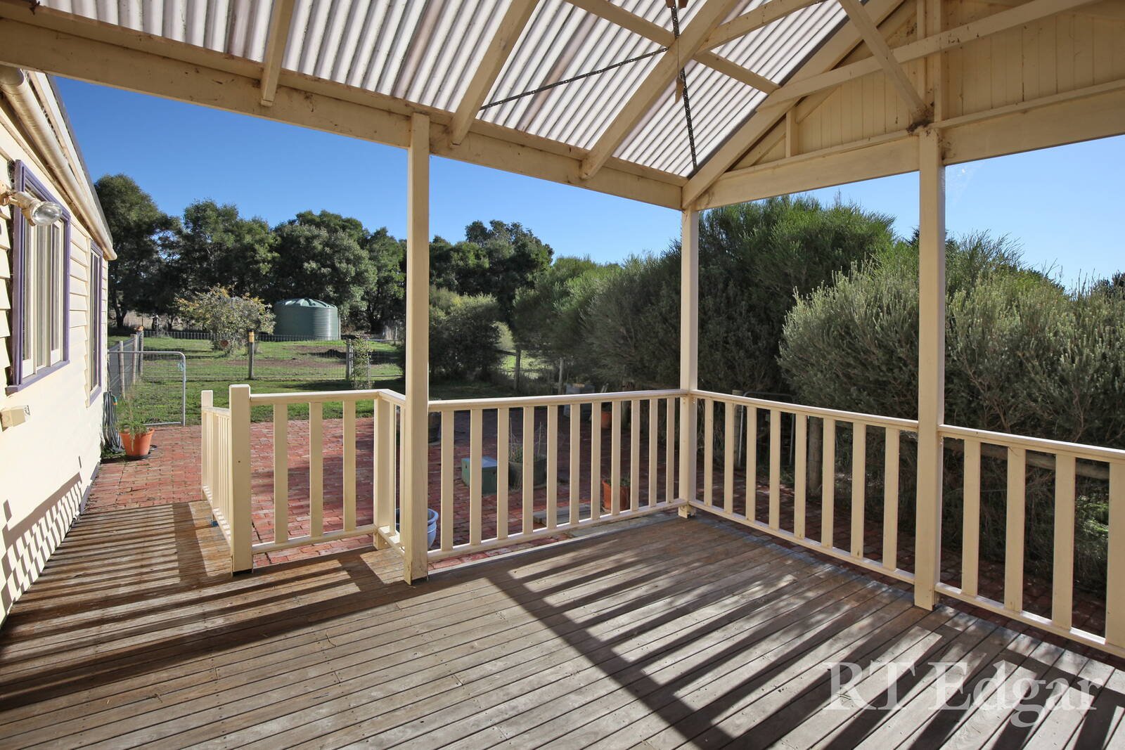 Property Gallery Thumbnail 8