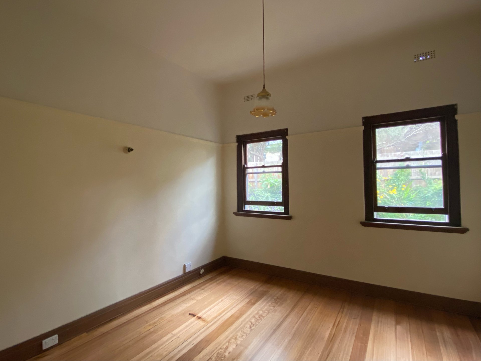 2/5A Creswick Street, Hawthorn image 4