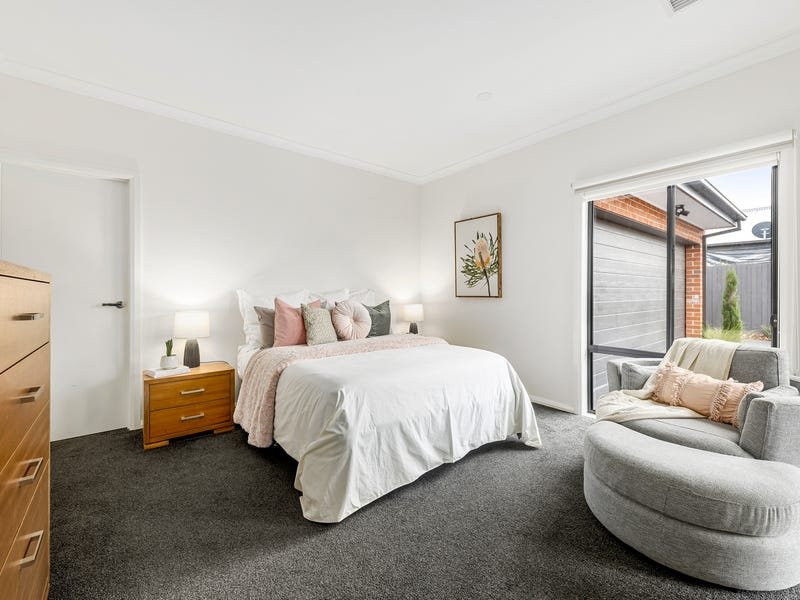 Property Gallery Thumbnail 8