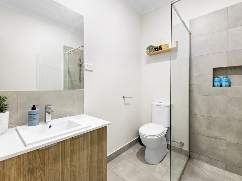 Property Gallery Thumbnail 13