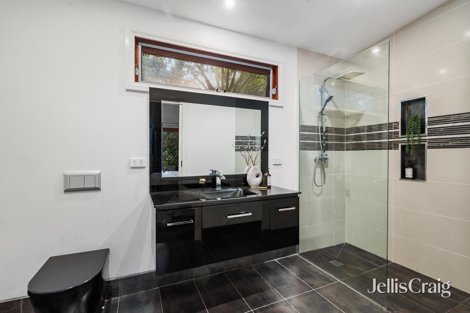 25b Elsa Court, Eltham image 12