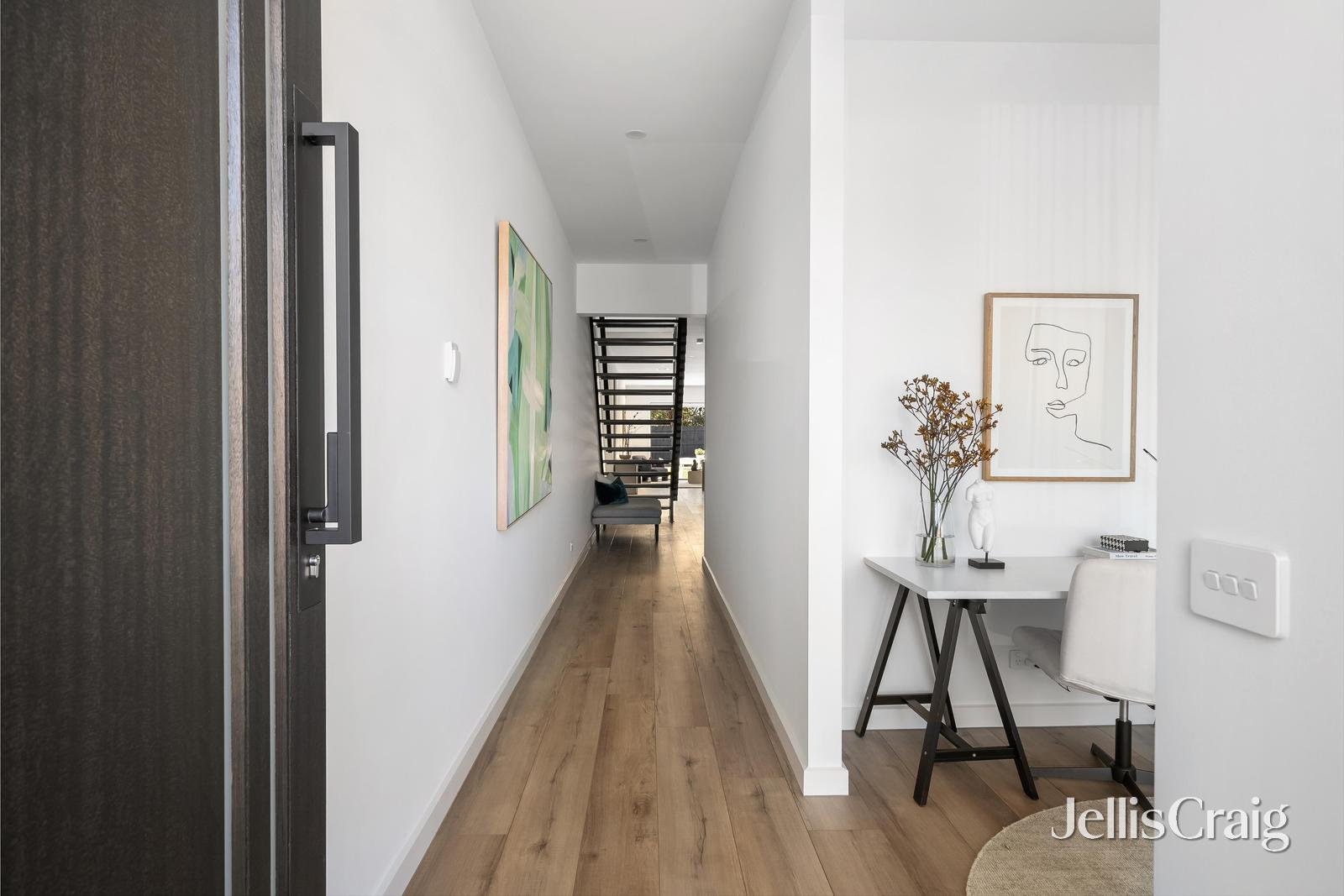 25b Hinkler Avenue, Bentleigh East image 2