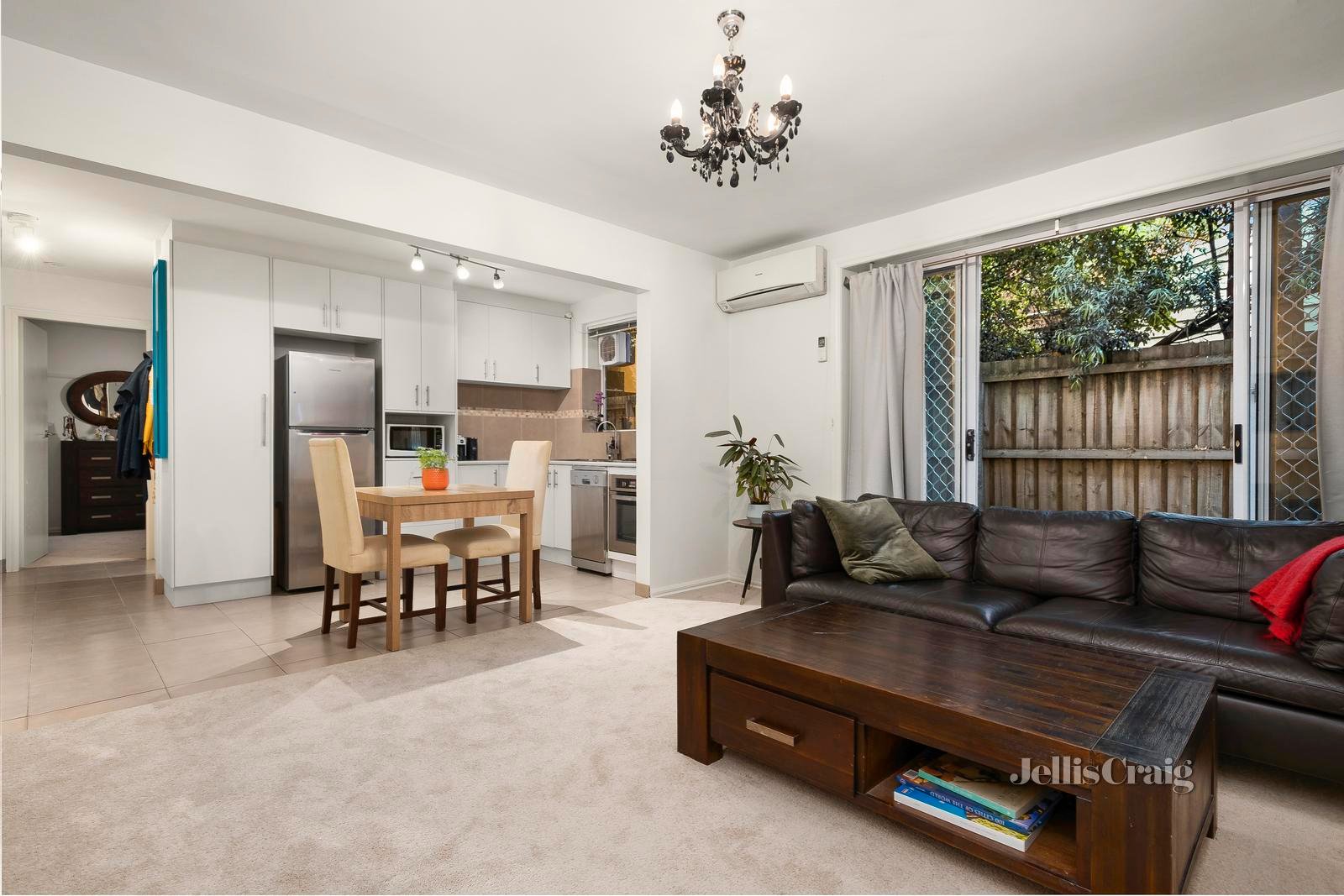 2/6-10 Farnham Court, Flemington image 4