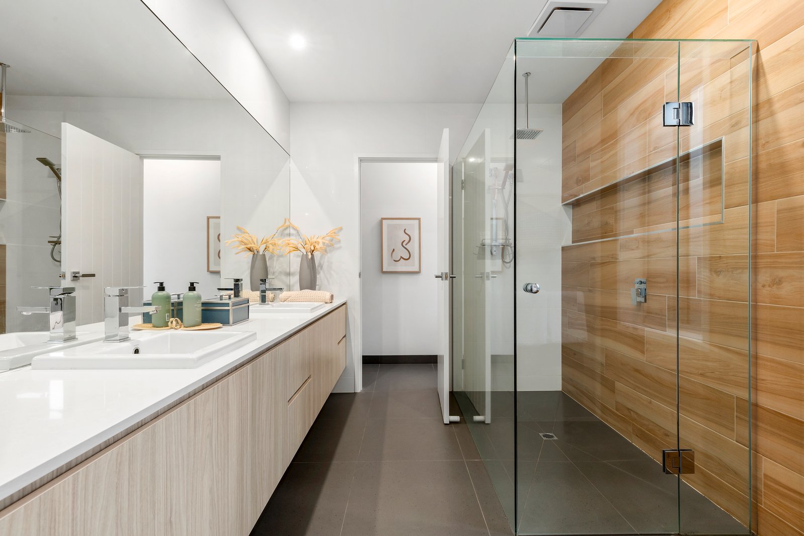 Property Gallery Thumbnail 15