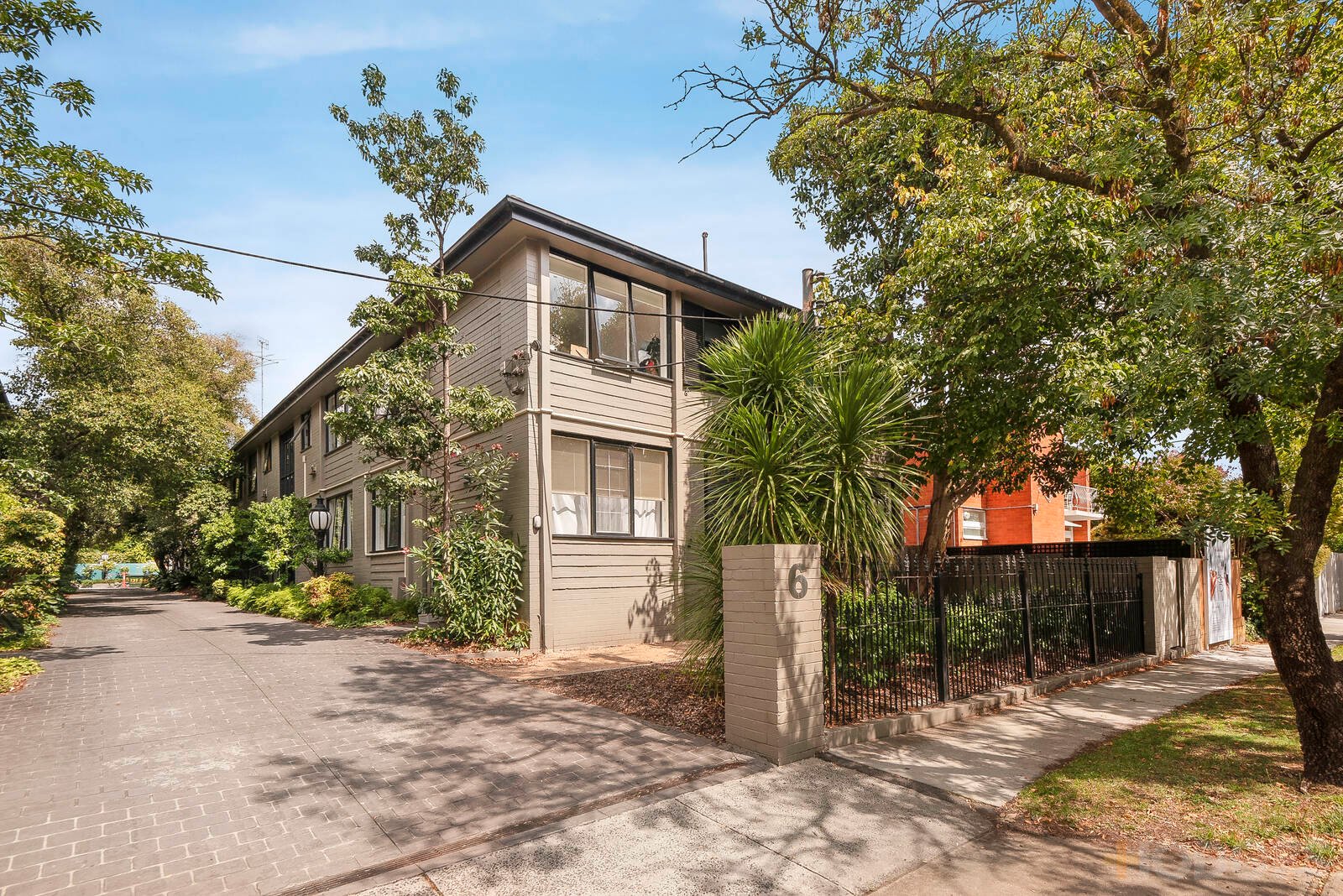 2 / 6-8 Avondale Road Armadale