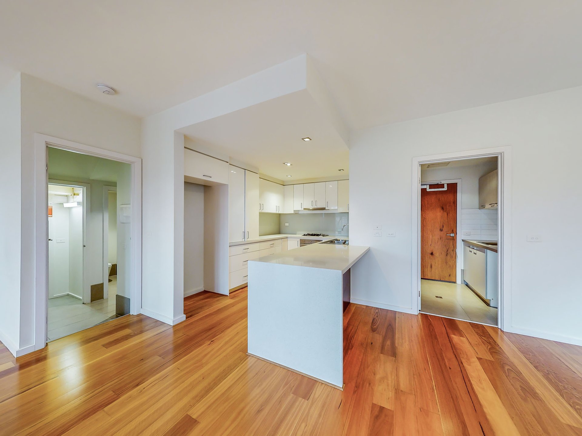 2/6-8 Carrington Street, Balwyn North image 3