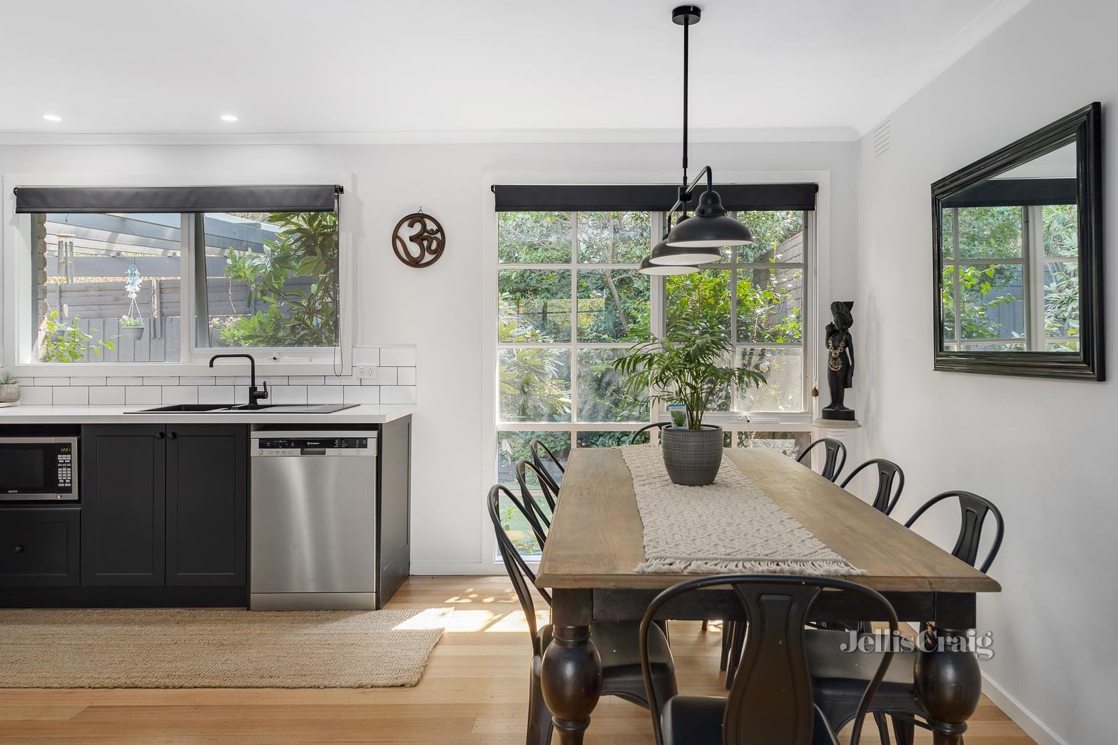 2/6-8 The Greenway, Heathmont image 4