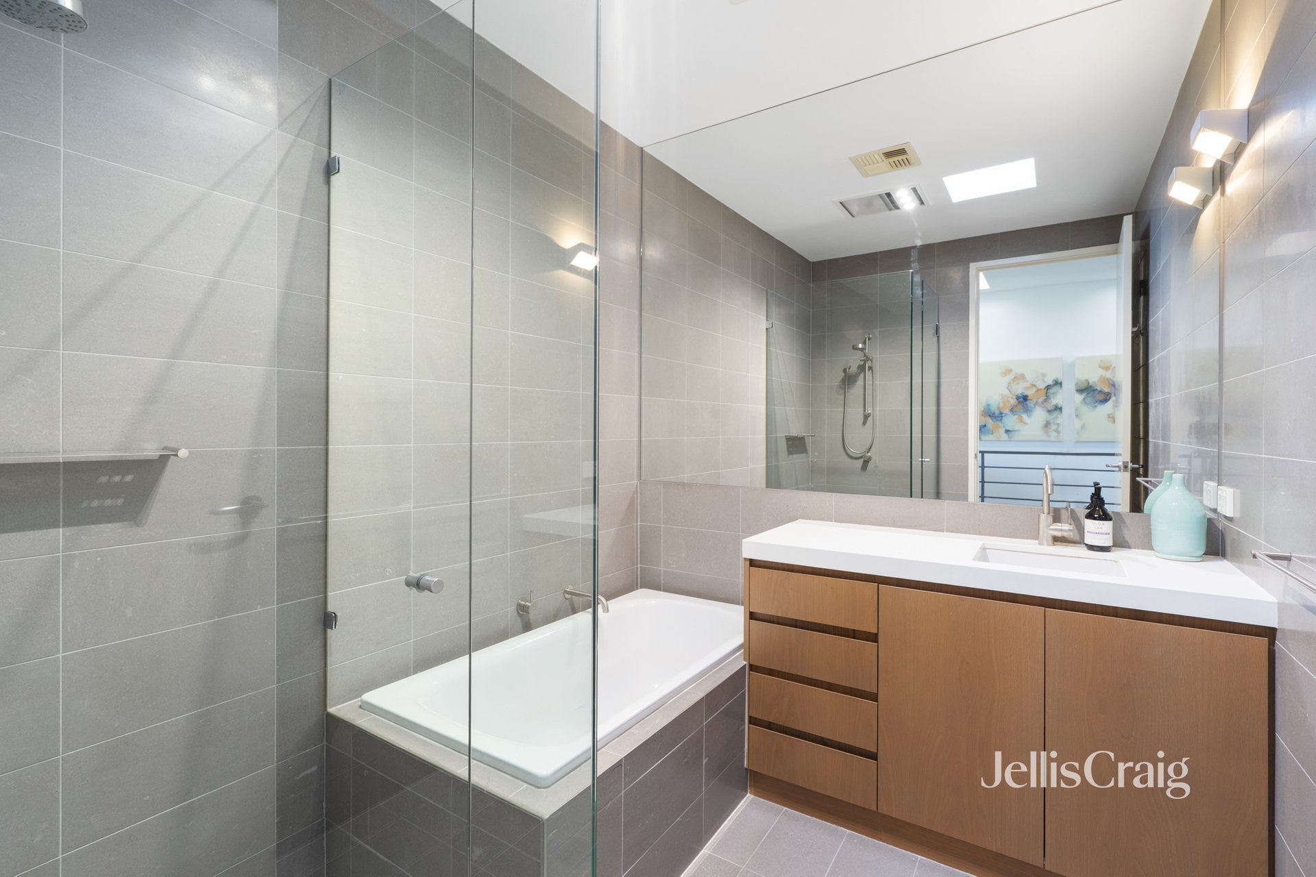 26 Aberdeen Rd, Prahran image 9