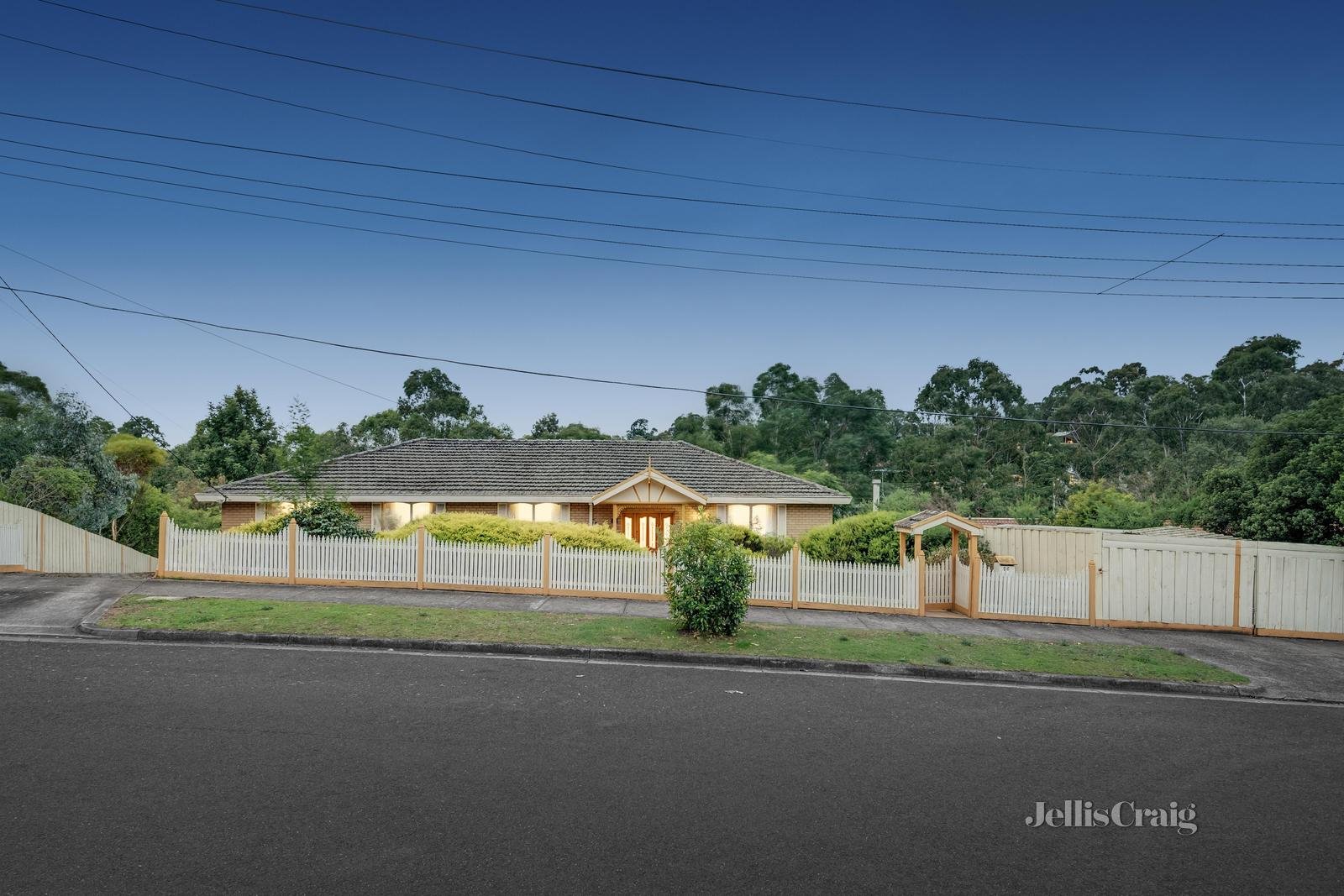 26 Airdrie Court, Templestowe Lower image 2